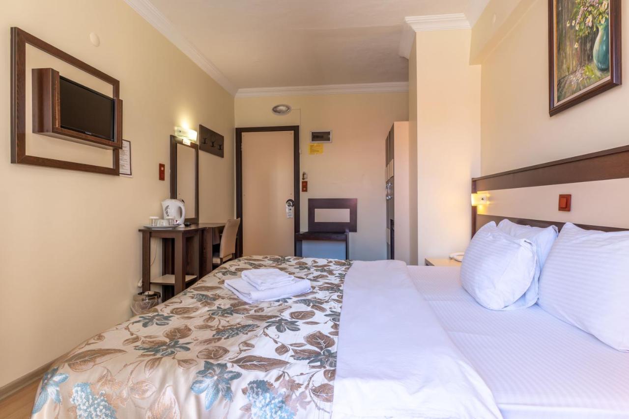 Hotel Karacam Foça Bagian luar foto