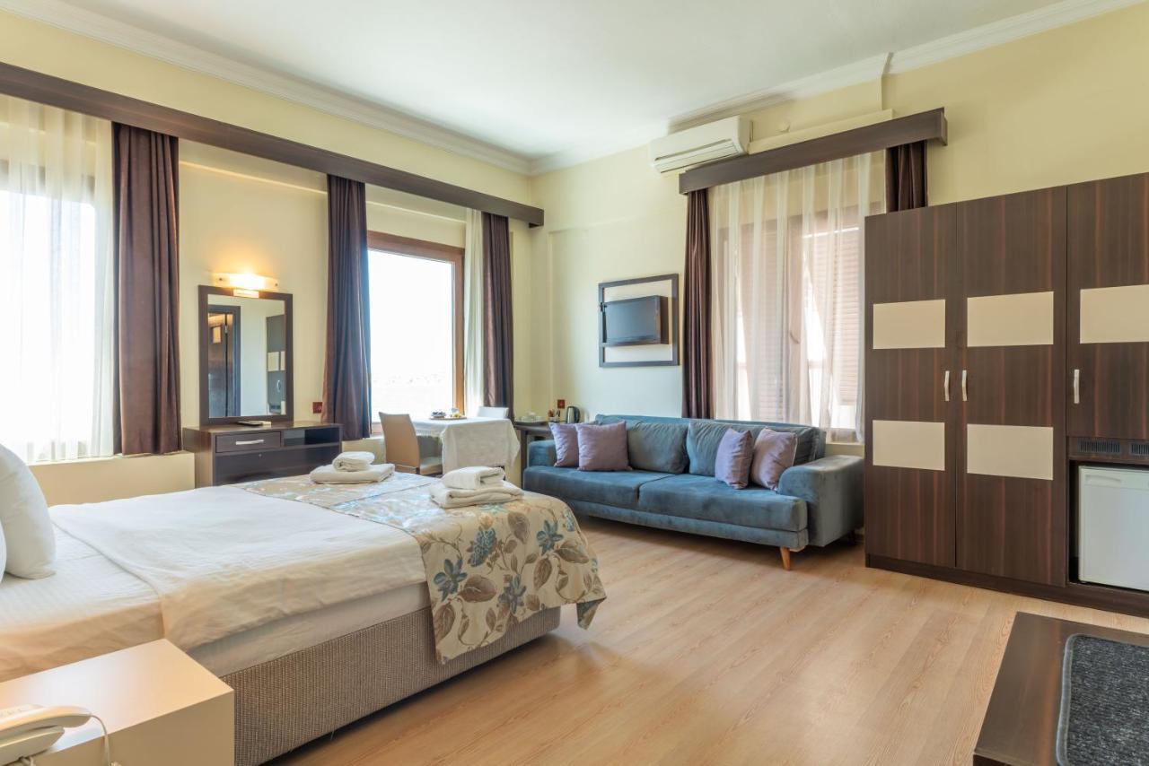 Hotel Karacam Foça Bagian luar foto