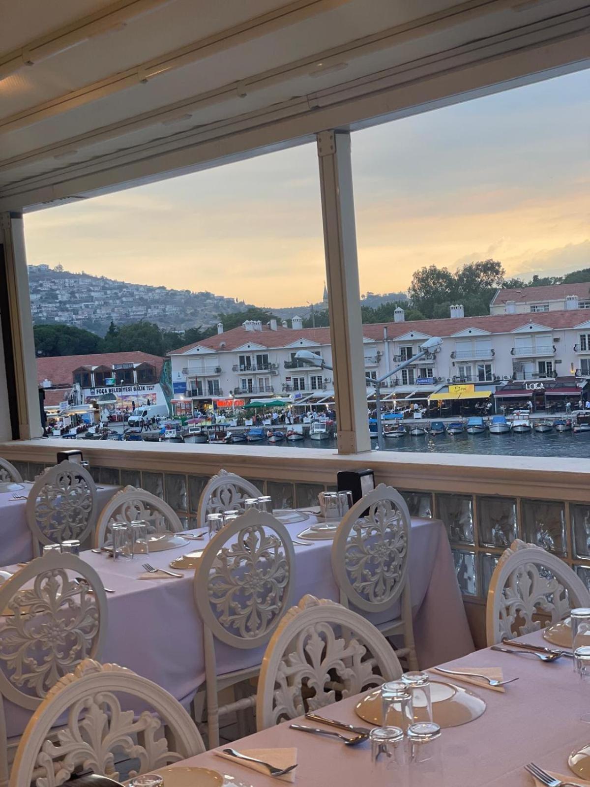 Hotel Karacam Foça Bagian luar foto