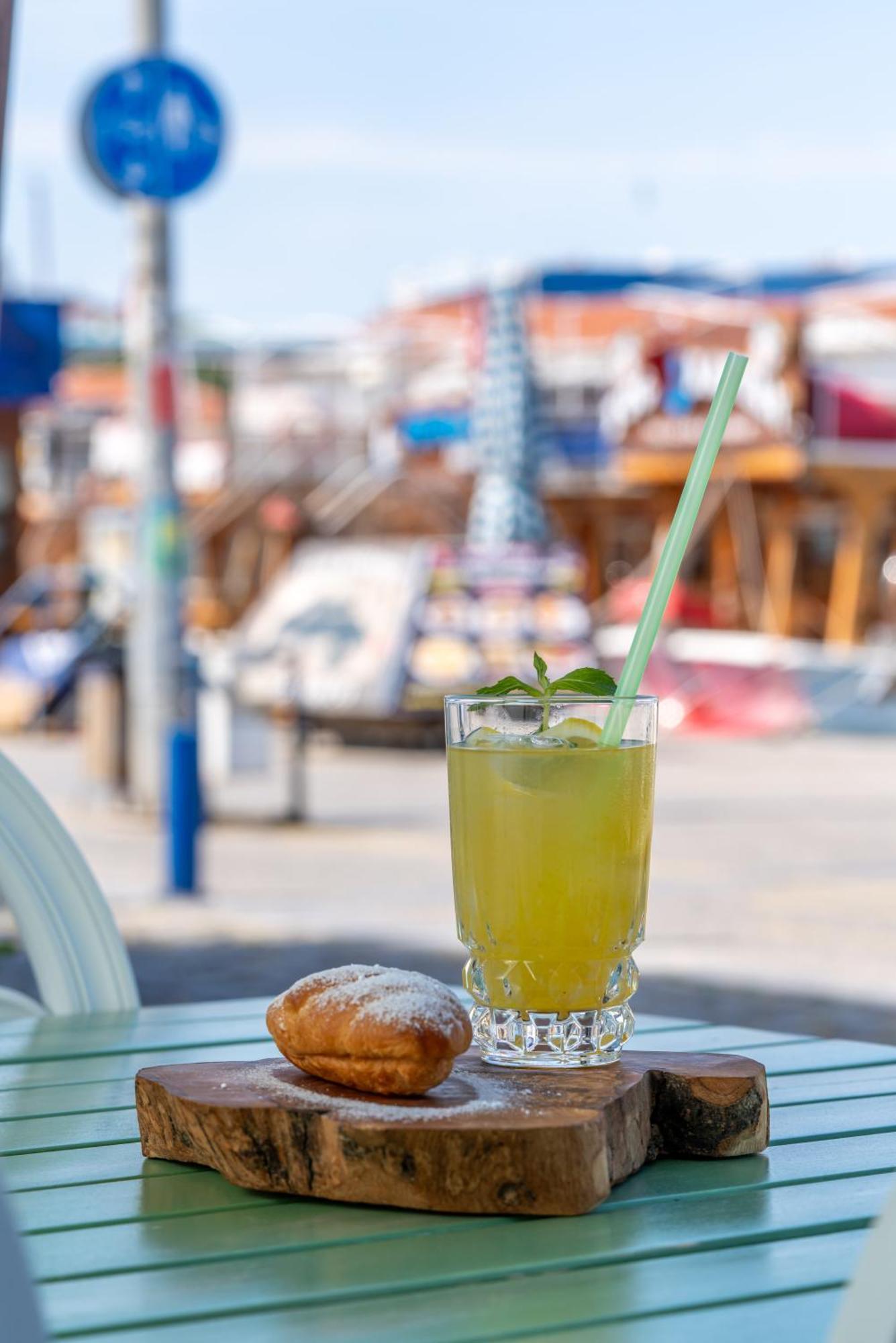 Hotel Karacam Foça Bagian luar foto